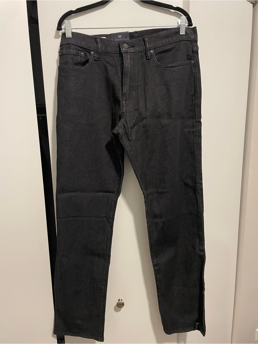 GAP Men’s Black Straight Jeans